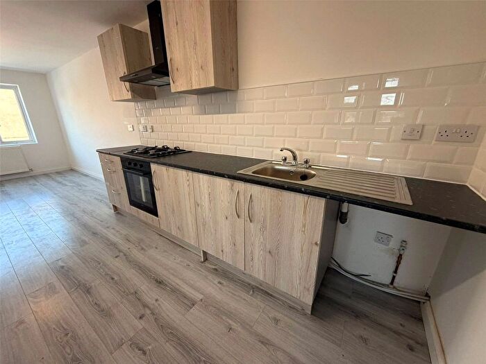 3 Bedroom Flat To Rent In Redhouse Street, Walsall, WS1