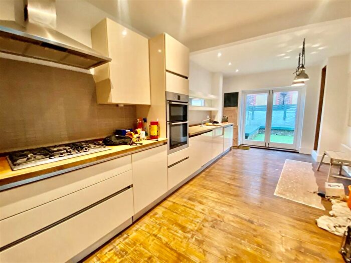 3 Bedroom House To Rent In Ashdown Road, Worthing, BN11