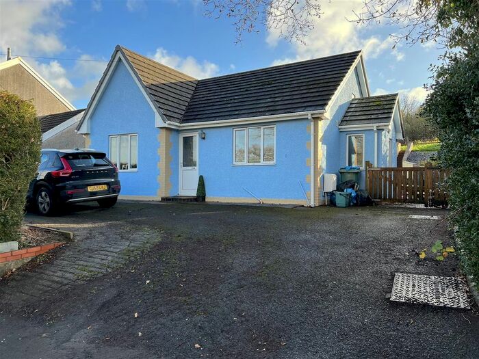 3 Bedroom Detached Bungalow For Sale In Ammanford Road, Tycroes