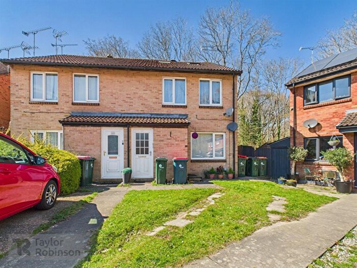 3 Bedroom Maisonette To Rent In Ifield, Crawley, West Sussex., RH11