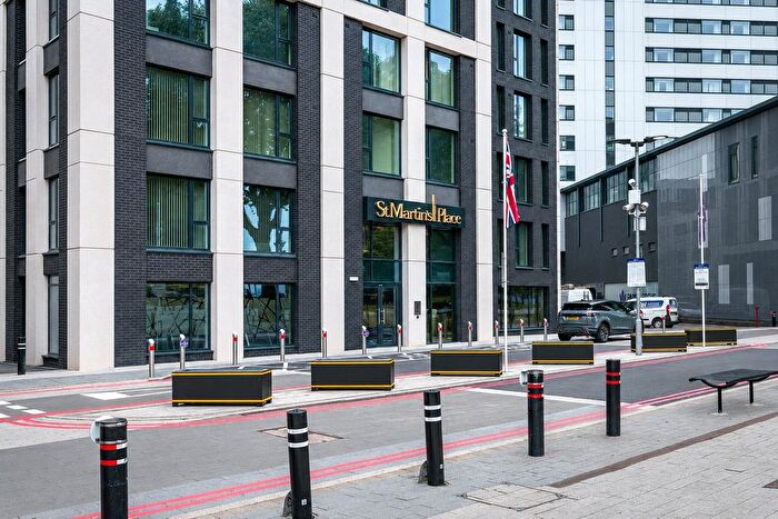 2 Bedroom Flat To Rent In Broad Street, Birmingham, West Midlands, B15