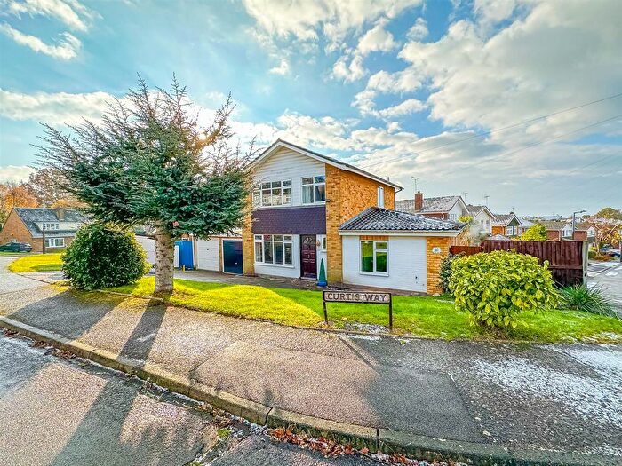 4 Bedroom Detached House For Sale In Upper Lambricks, Rayleigh, SS6