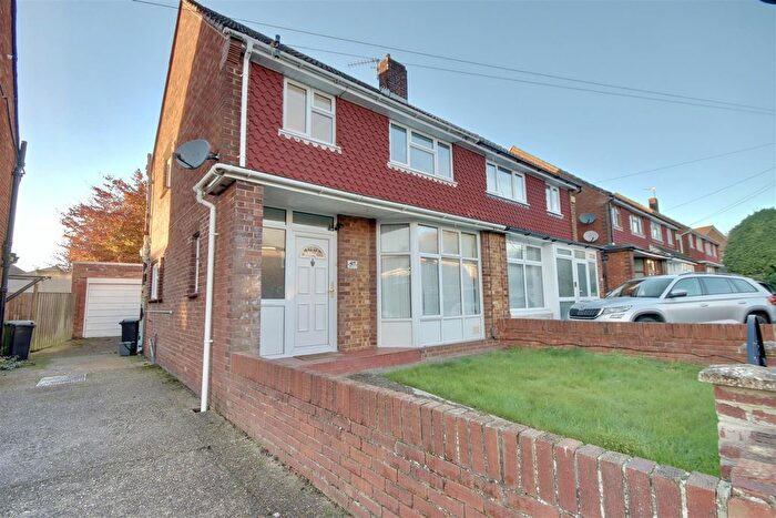 3 Bedroom Property To Rent In Southbourne Avenue, Drayton, Portsmouth, PO6
