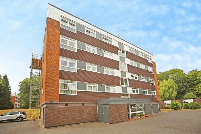 3 Bedroom Apartment For Sale In Riverside Drive, Solihull, B91