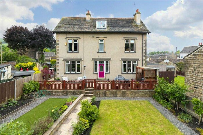 4 Bedroom Detached House For Sale In Holme Lane, Sutton-in-Craven, BD20