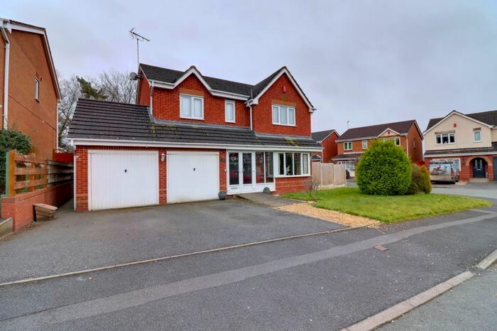 4 Bedroom Detached House For Sale In Sycamore Drive, Hixon, Stafford, ST18