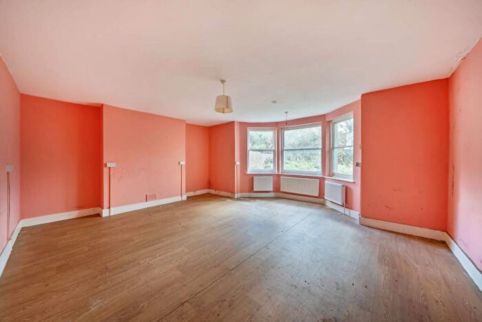 1 Bedroom Maisonette For Sale In Oseney Crescent, Kentish Town, London, NW5