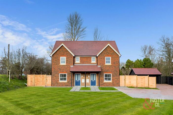 3 Bedroom Semi-Detached House For Sale In Uckfield Road, Ringmer, Lewes, BN8