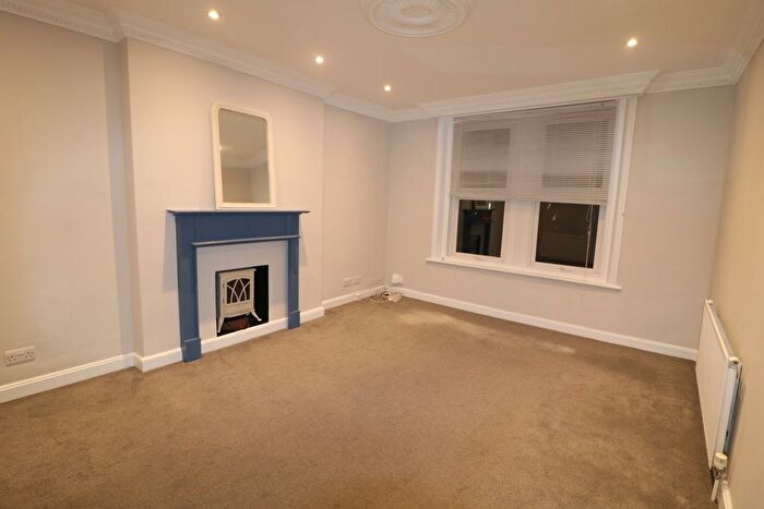2 Bedroom Flat To Rent In Madeira Road, London, SW16