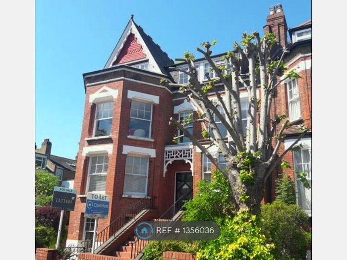 2 Bedroom Flat To Rent In Church Crescent, London, N10