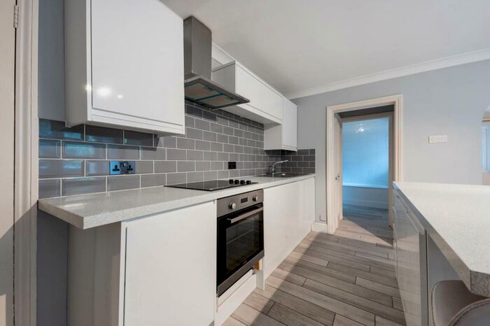 1 Bedroom Flat To Rent In Cadogan Road, Surbiton, KT6