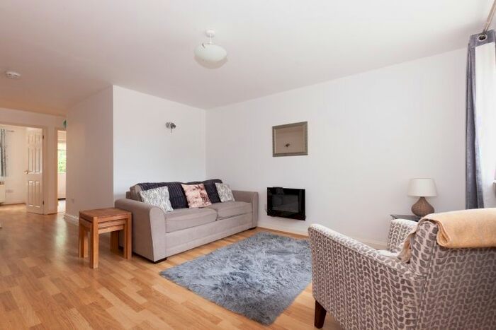 1 Bedroom Flat To Rent In Herschel Crescent, Littlemore, Oxford, OX4