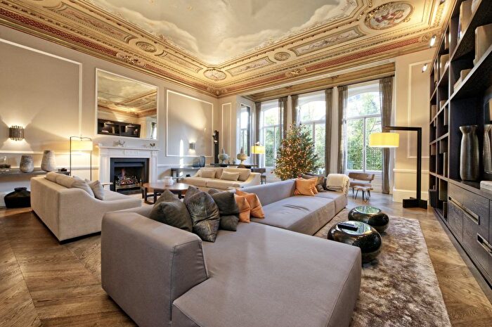 5 Bedroom Flat To Rent In Palace Gate, Kensington, W8