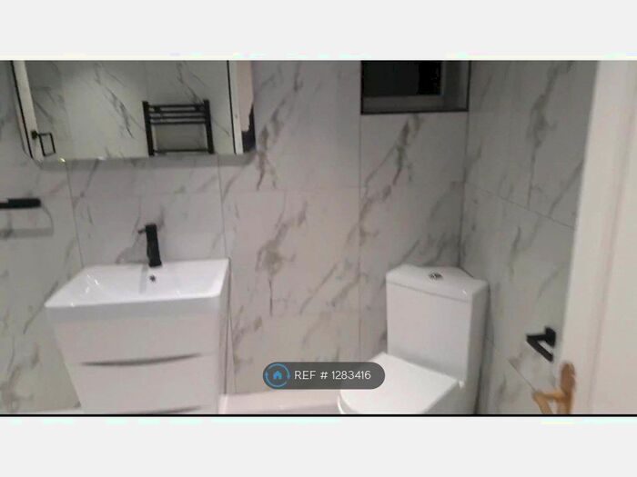 1 Bedroom Flat To Rent In Plumber Road, High Wycombe, HP11