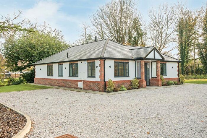 3 Bedroom Bungalow For Sale In Orestan Lane, Effingham, KT24