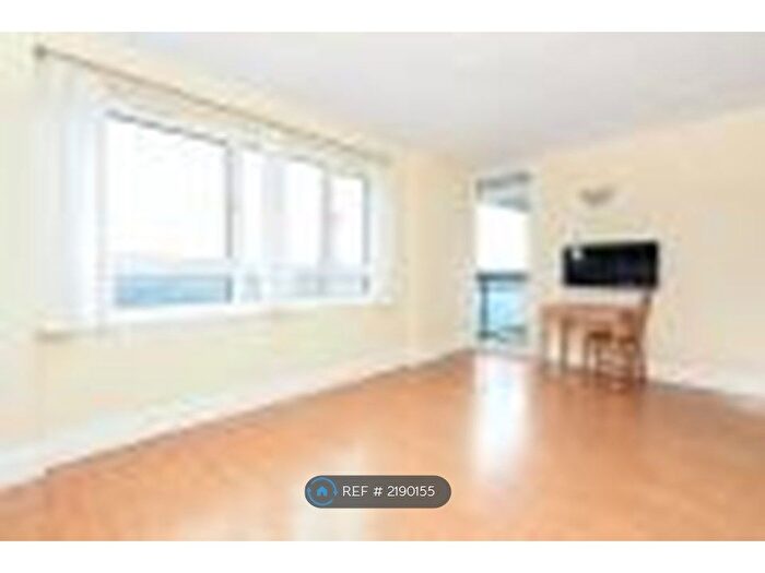 2 Bedroom Flat To Rent In Edgecombe House, London, SW19