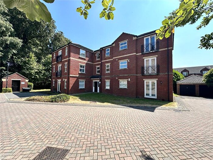 2 Bedroom Apartment To Rent In Lawson Wood Drive, Meanwood, Leeds, West Yorkshire, LS6