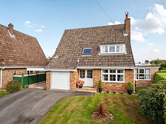 3 Bedroom Detached House For Sale In Manor Close, Notton, Wakefield, West Yorkshire, WF4