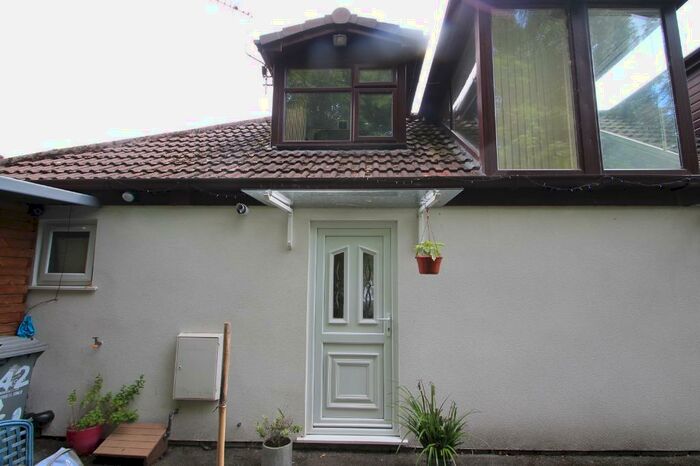 1 Bedroom Flat To Rent In Poplar Road, Stretford, M32