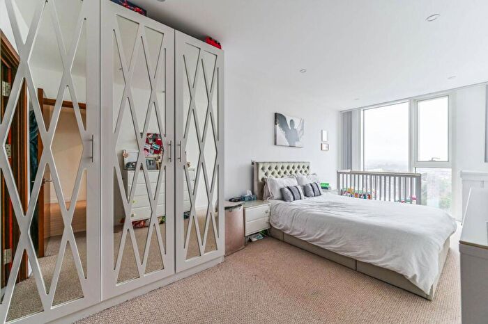 2 Bedroom Flat For Sale In Newgate Tower, Croydon, CR0