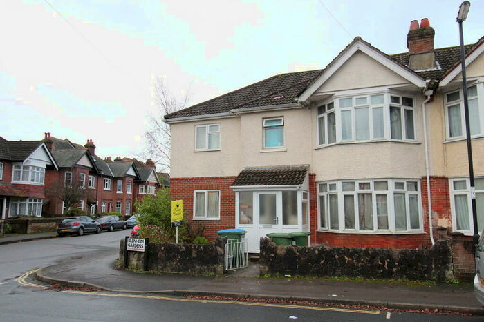 6 Bedroom Semi-Detached House To Rent In Blenheim Gardens, Southampton, SO17