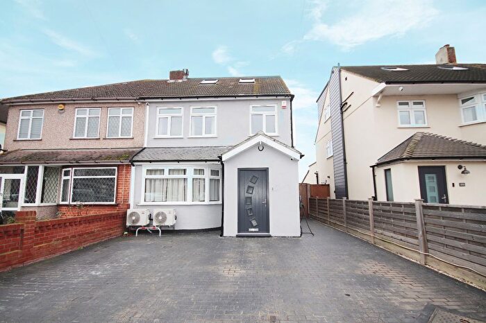 5 Bedroom Semi-Detached House For Sale In Blackshots Lane, Grays, RM16