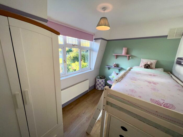4 Bedroom House To Rent In Mangotsfield Road, Mangotsfield, BS16