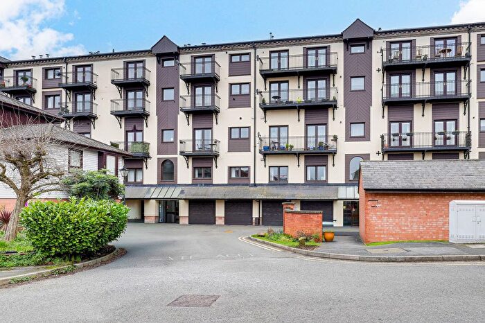 2 Bedroom Flat For Sale In Turneys Court, Nottingham, NG2