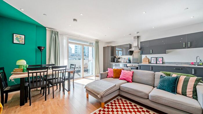 3 Bedroom Flat For Sale In Barrett House, E20