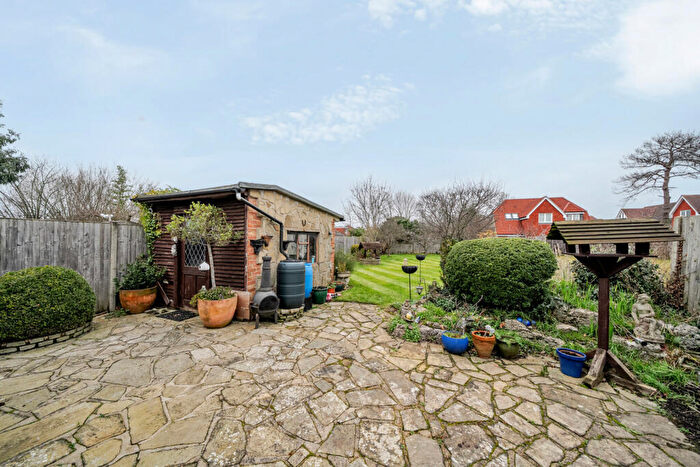 2 Bedroom Bungalow For Sale In Woodmere Avenue, Croydon, CR0