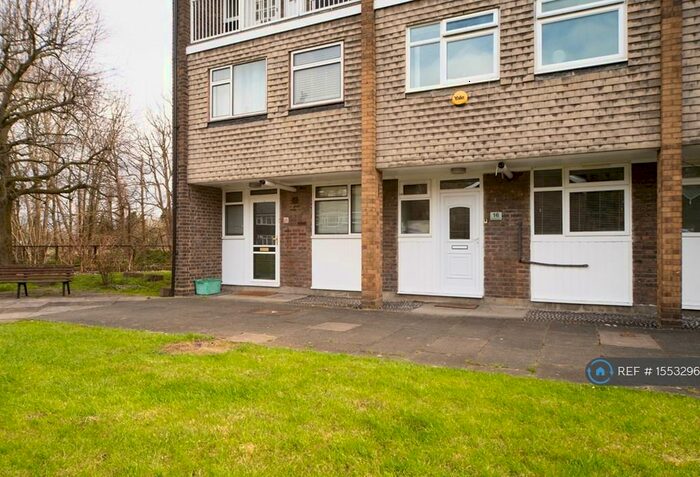 2 Bedroom Maisonette To Rent In River Park Gardens, Bromley, BR2
