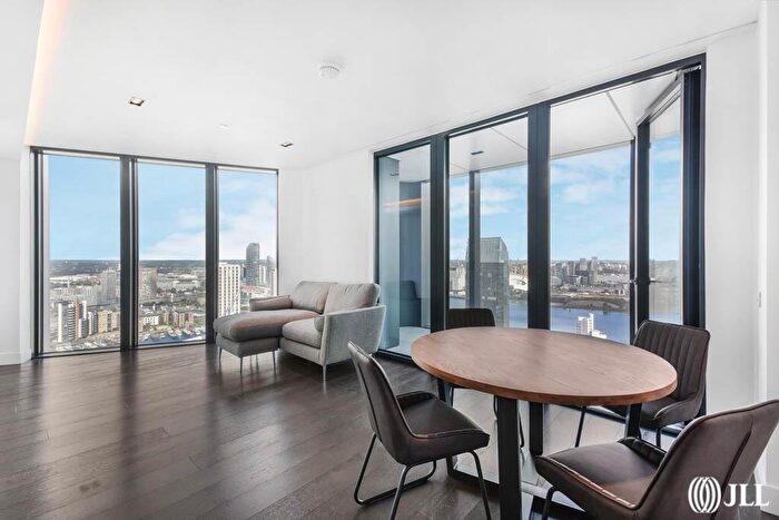 2 Bedroom Flat To Rent In Amory Tower, Marsh Wall, E14