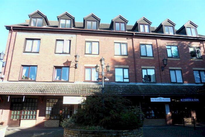 2 Bedroom Flat To Rent In Ashleigh House, Hamblin Court, Rushden, Northants NN10