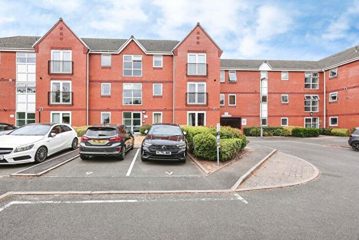 2 Bedroom Flat For Sale In School Close, Northfield, Birmingham, West Midlands, B31