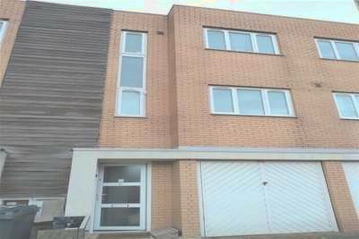 3 Bedroom Town House To Rent In Lakeside Rise, Blackley, M9