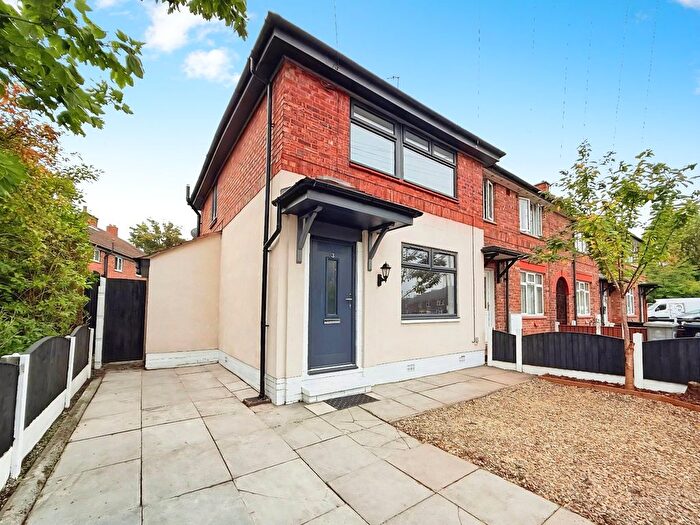 3 Bedroom End Of Terrace House For Sale In Peveril Road, Broadheath, Altrincham, Cheshire, WA14