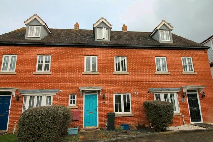 4 Bedroom Town House To Rent In Whittington Chase, Milton Keynes, Buckinghamshire, MK4