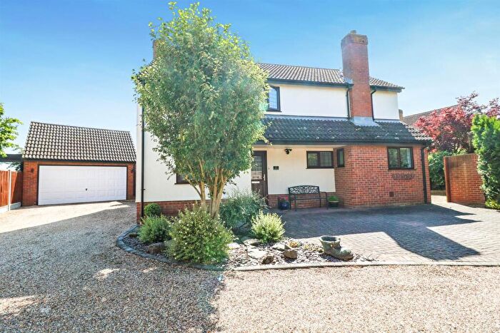 4 Bedroom Detached House For Sale In Woodland Close, Hatfield Peverel, CM3