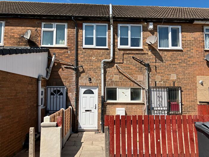 2 Bedroom Flat To Rent In Glenthorpe Crescent, Leeds, LS9