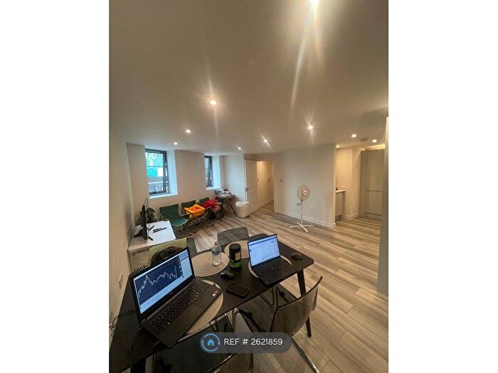 2 Bedroom Flat To Rent In West Green Road, London, N15