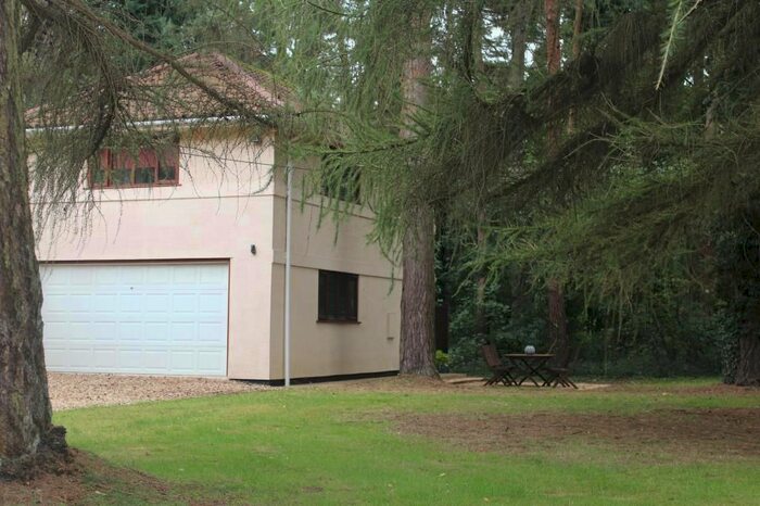 Studio To Rent In Frilford Heath, Oxfordshire OX13