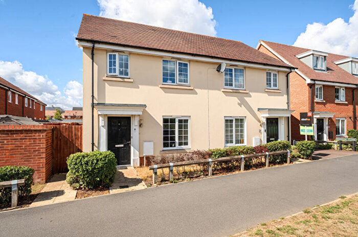 3 Bedroom Semi-Detached House For Sale In Hanson Close, Sprowston, Norwich, NR7