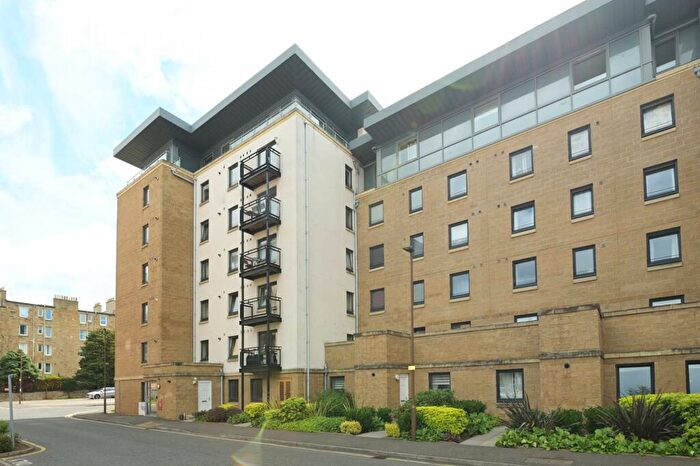 3 Bedroom Flat For Sale In Slateford Gait, Edinburgh, EH11