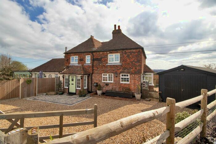 4 Bedroom Detached House For Sale In Wetham Green, Upchurch, Sittingbourne, Kent, ME9