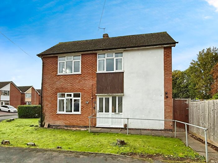 3 Bedroom Link Detached House For Sale In Kent Drive, Oadby, LE2