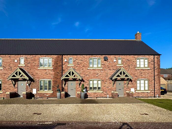 3 Bedroom Terraced House For Sale In Easenby Close, Swanland, HU14