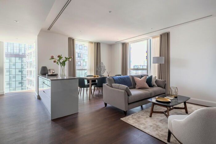 4 Bedroom Flat To Rent In Church Street, Chard, Somerset, TA20