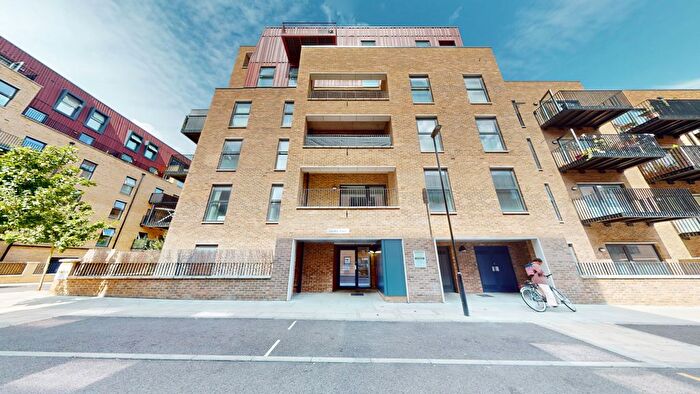 2 Bedroom Flat To Rent In Brumwell Avenue, London, SE18