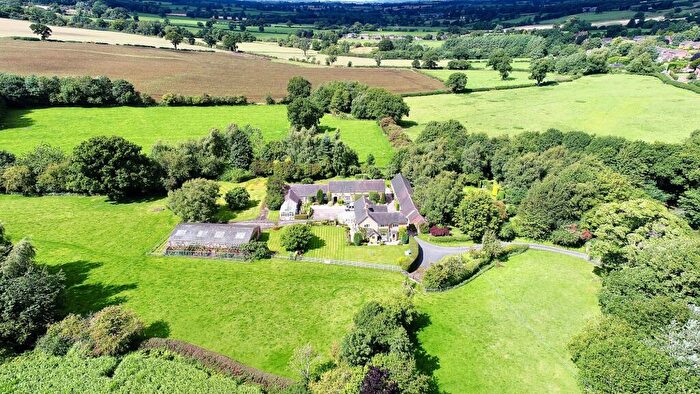 6 Bedroom Farm House For Sale In Brook Lane, Ranton, ST18