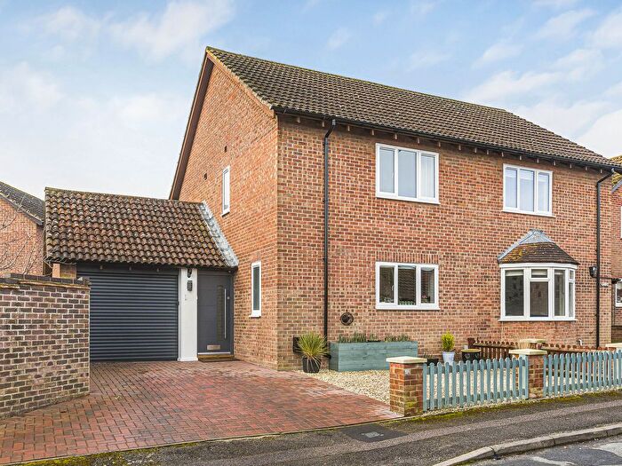 3 Bedroom Semi-Detached House For Sale In Warmans Close, Wantage, OX12